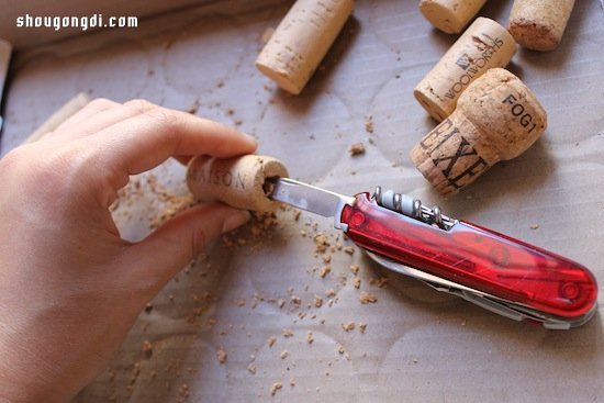 軟木塞變廢為寶：手工DIY迷你多肉盆栽與冰箱貼