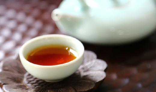 隔夜茶别倒掉！教你几招变废为宝