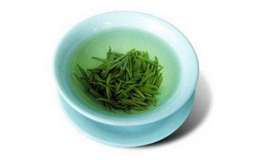 茶葉渣的妙用：DIY綠茶茶末面膜與美肌茶浴