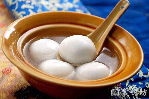 吃汤圆卡喉如何紧急自救？元宵佳节安全食用指南