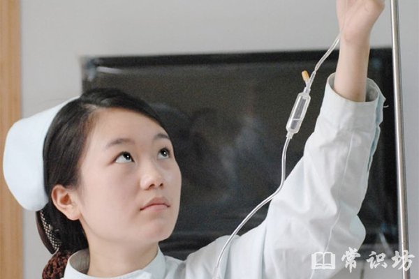 輸液速度勿隨意調節:心臟負荷與正確滴速指南