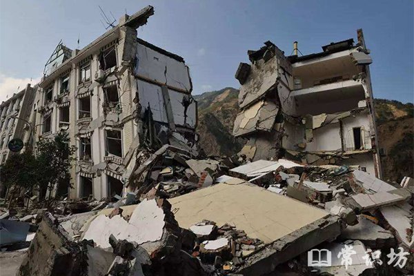 地震自救十大误区：关键时刻保命的禁忌与正确做法