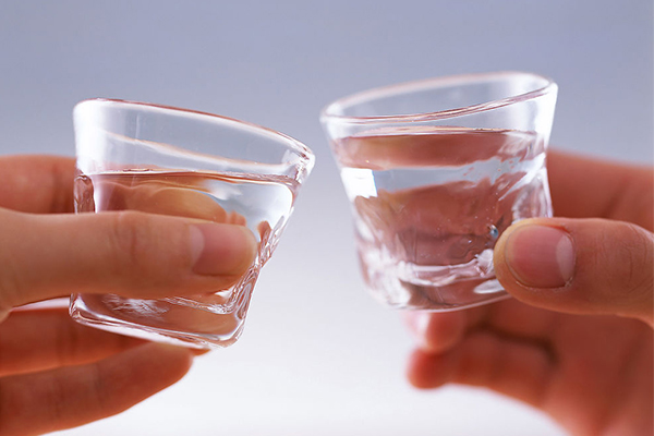 節日飲酒安全守則：如何有效防止酒精中毒