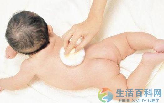 意想不到的婴儿爽身粉妙用：美容与生活妙招