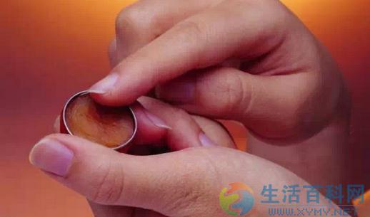 清涼油生活妙用大揭祕:從療療到居家清潔的實用指南