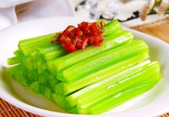 西芹的營養與健康功效：降壓、利尿、抗癌與美味食譜