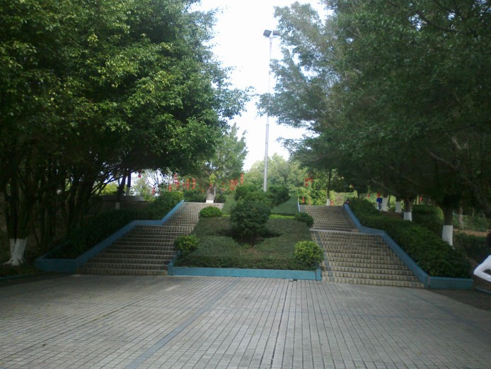 信宜市好玩的地方推荐：自然与人文景点大全