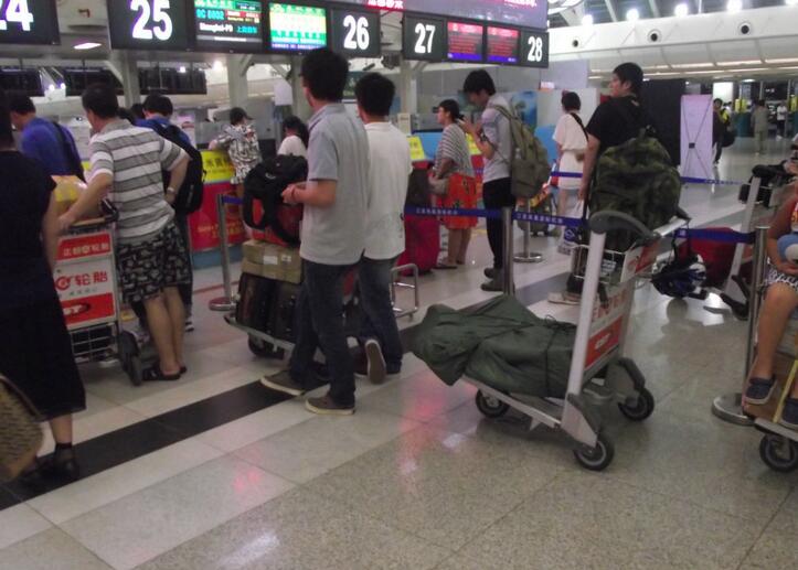 第一次坐飞机全攻略：流程步骤与注意事项