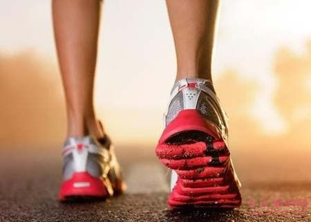 走路是最實惠的運動:避開5大誤區,實踐357原則