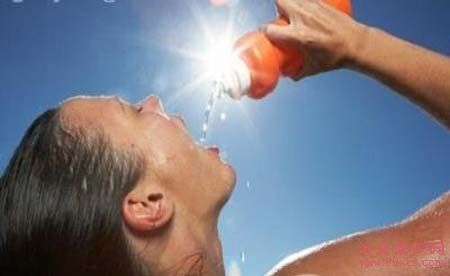 涼感過炎夏！天然精油與穿搭消暑大公開