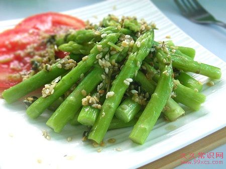 減少體臭的飲食建議:夏天避免這5種食物