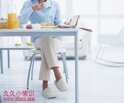 小心6種疾病!長期翹二郎腿的健康風險