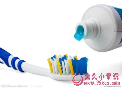 選購適合自己的牙膏與牙刷：口腔健康關鍵