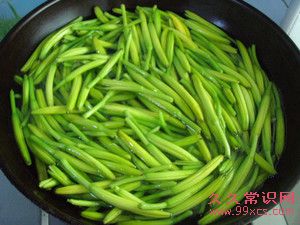 這些食物可能導致中毒：避免食用未熟或發芽食材