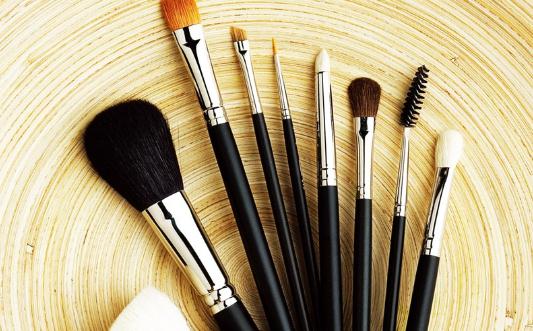 教你巧用過期化妝品:零成本變廢為寶的實用指南