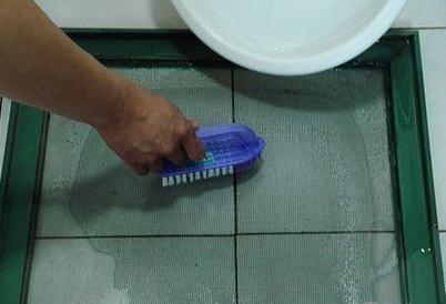 隐形纱窗清洗指南：4种实用方法