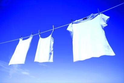 白衣服放久了发黄怎么办?7个小妙招让白衣恢复亮白,杜绝发黄