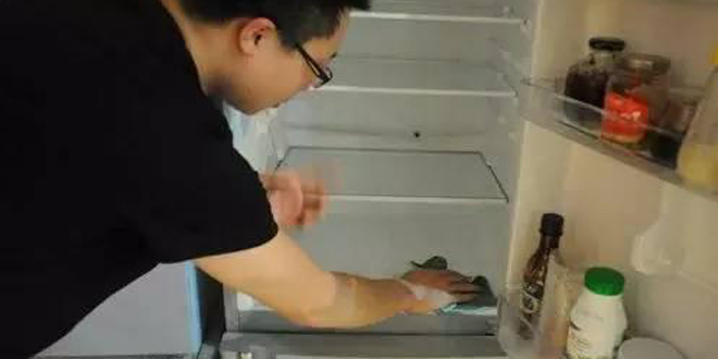 如何清洗家用電器：洗衣機、冰箱、油煙機的實用清潔技巧