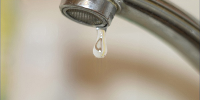 水龙头漏水怎么办?各类漏水原因与维修方法详解
