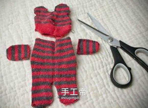用袜子制作小熊娃娃 教程：自制袜子娃娃小熊怎么做