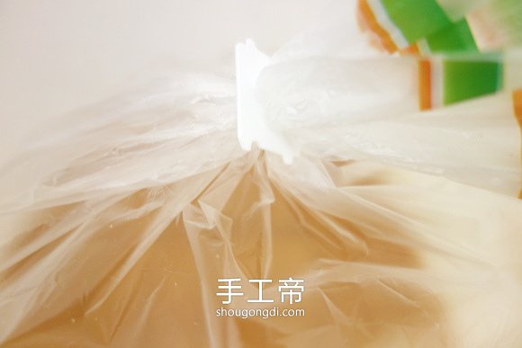利用面包夾製作可愛貓咪的DIY手作方法