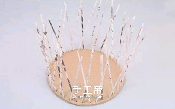 废旧报纸编织篮子步骤:手工制作报纸篮子的方法