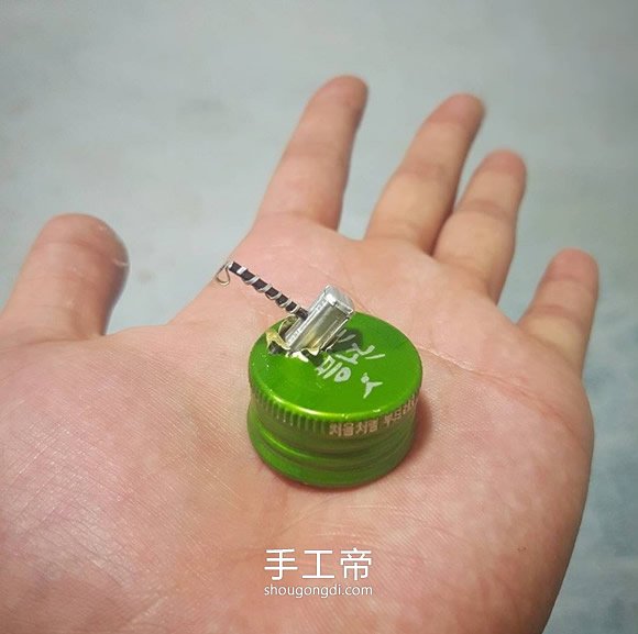 金屬瓶蓋手工DIY：啤酒瓶蓋創意變廢為寶