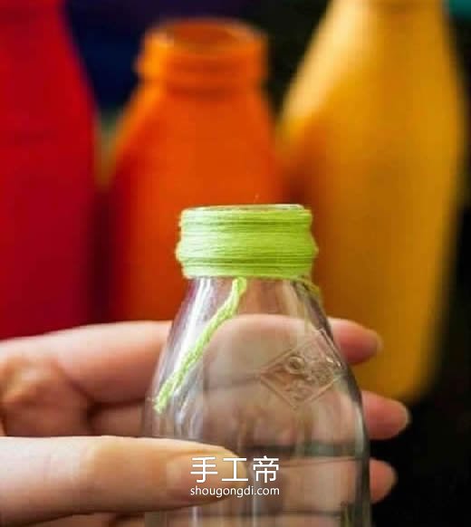 毛線纏繞玻璃瓶DIY：打造獨一無二的玻璃花瓶
