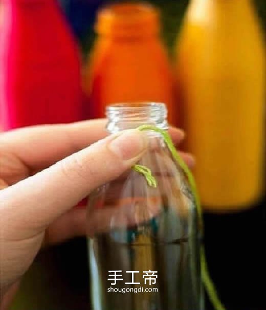毛線纏繞玻璃瓶DIY：打造獨一無二的玻璃花瓶