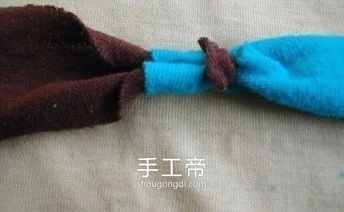 舊衣服編地毯DIY：圖解教你編織圓地毯