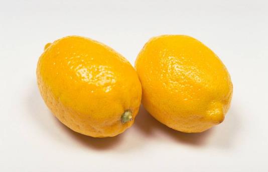 居家清洁妙招:醋、檸檬與鹽的4大實用技巧