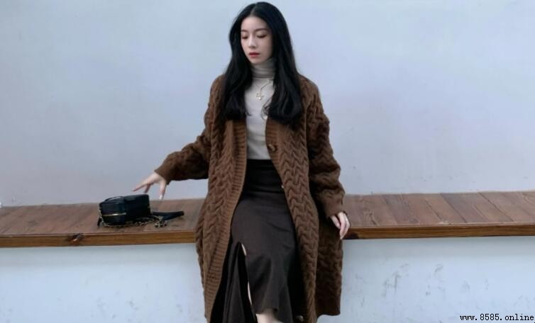 咖色衣服適合黃皮膚嗎？黃皮膚穿搭建議與顏色選擇