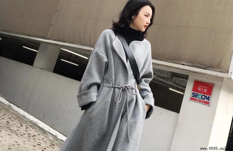 黃黑皮穿灰色是否顯白？解析灰色調的穿著效果