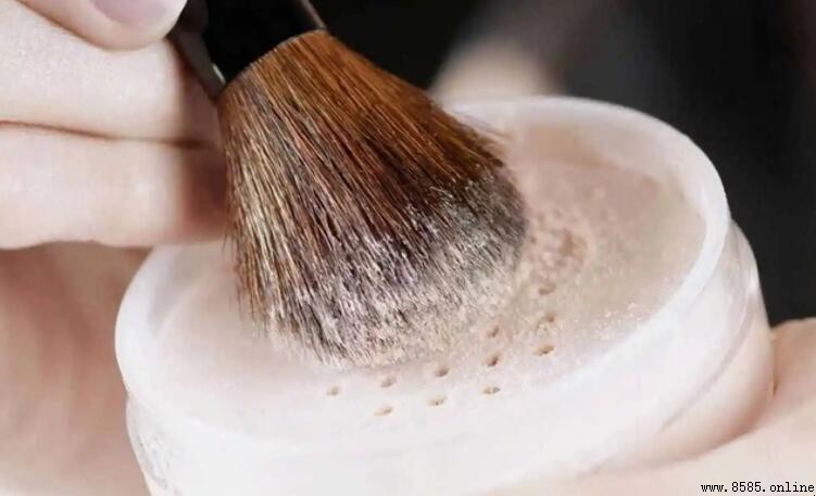 防晒太油能否用散粉定妆