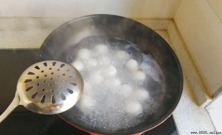 湯圓煮不熟還裂開了怎麼辦?原因與解決方法