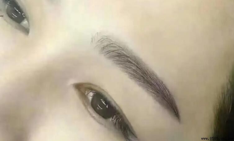 紋眉掉痂後顏色很淡會反色嗎？解答與護理重點