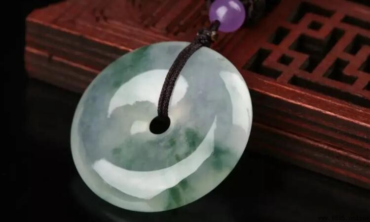 冰種翡翠的棉絮是什麼回事?解析內部結構與形成原因