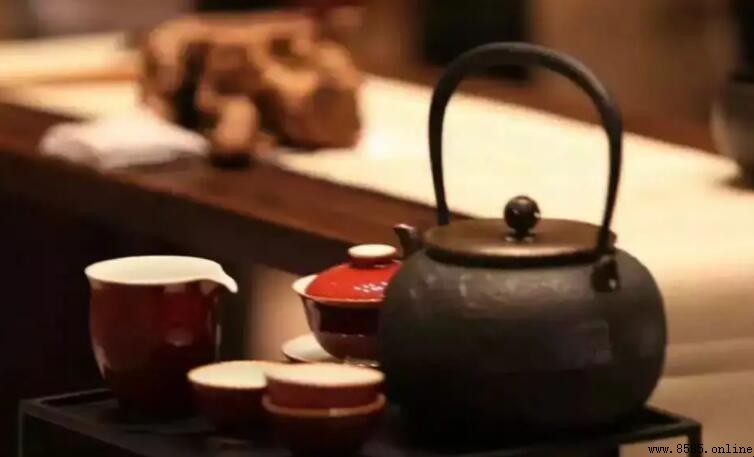 千秋霸業一盞茶的前一句