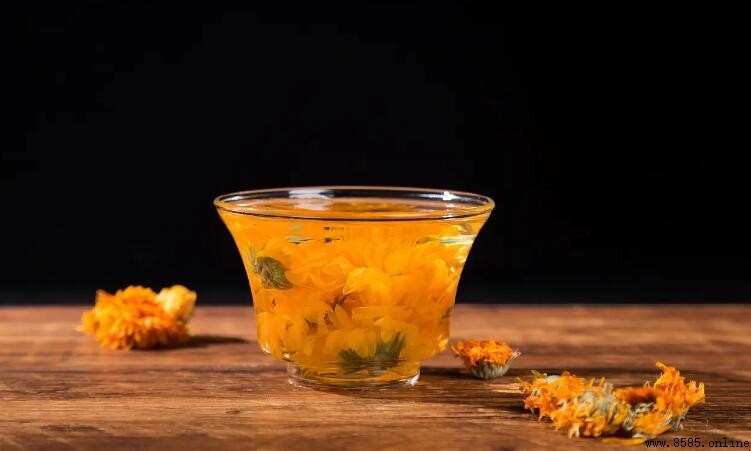 菊花茶是綠茶嗎？解析菊花茶的種類與功效