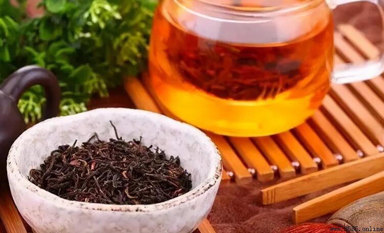 紅茶新茶與老茶：哪一種更值得品嚐？