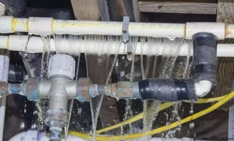 鹽水能解凍水管嗎?事實與正確防凍方法