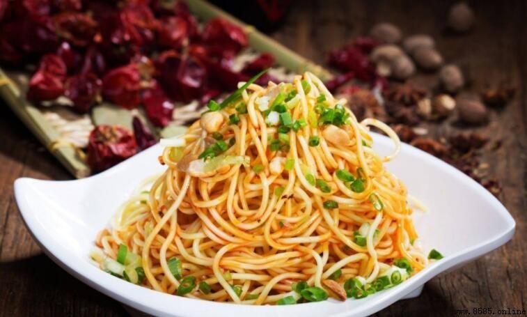 涼面能否隔夜食用？正確保存與食用指南