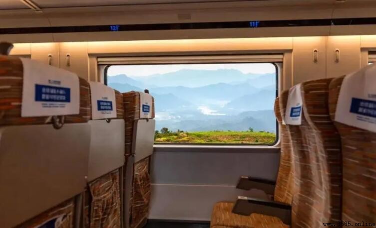 高鐵車窗為什麼不能打開？解析空氣壓力波的影響