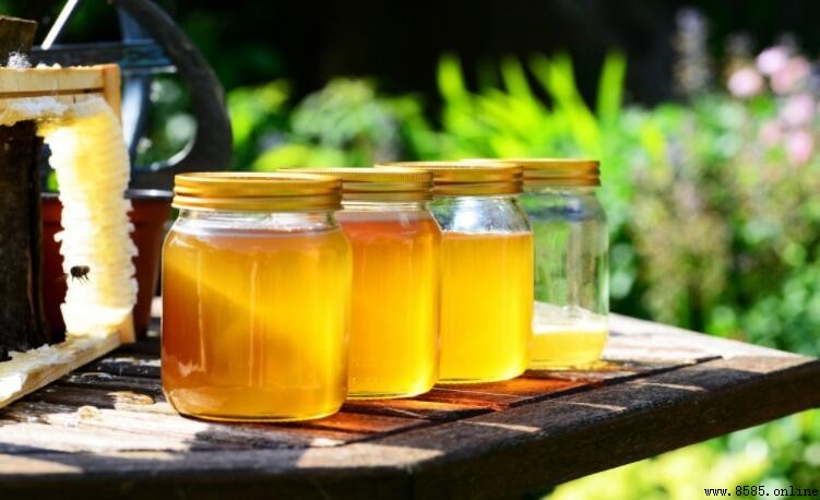 蜂蜜過期一年還能喝嗎?正確保存與食用指南