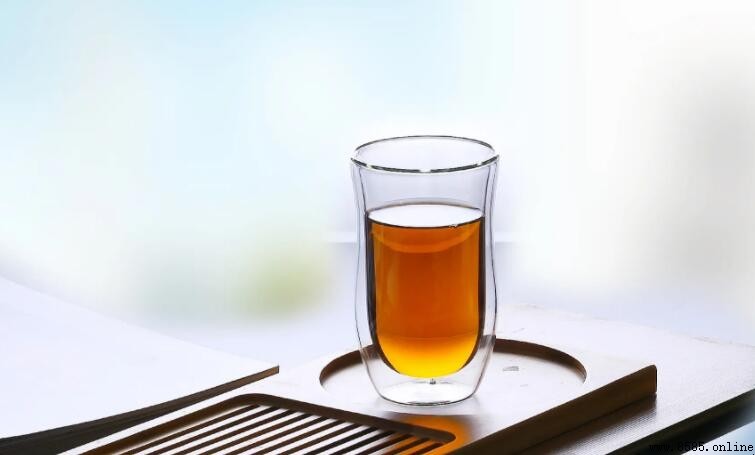 玻璃杯放微波爐裡會不會炸？安全使用指南
