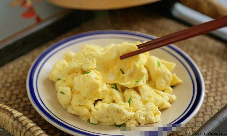 炒雞蛋可以放味精嗎