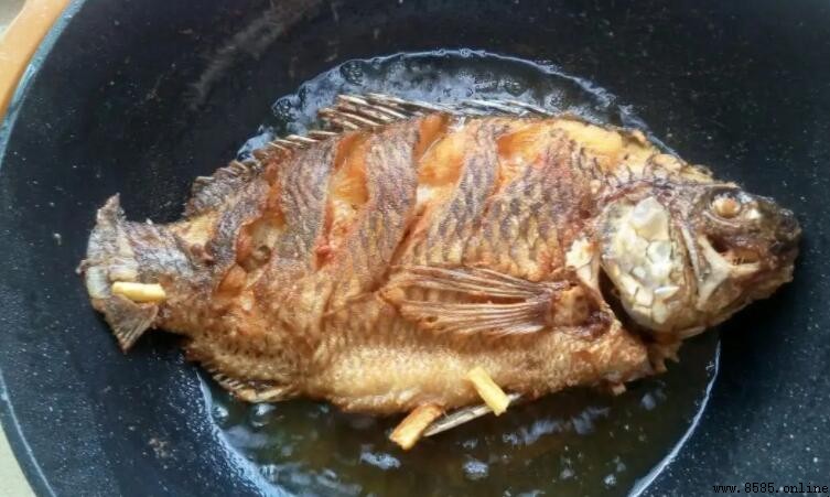 煎魚技巧:熱鍋冷油還是冷鍋熱油?