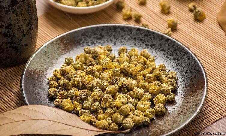 菊花不蒸可以直接曬嗎？乾製方法與注意事項解析