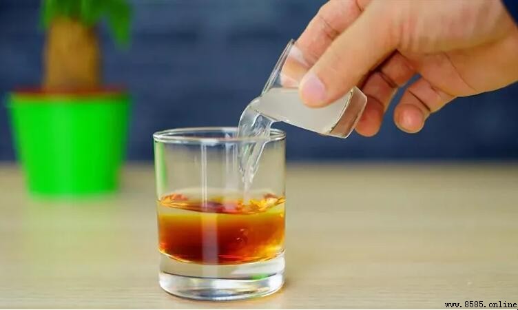 碱性溶液与碱溶液的区别