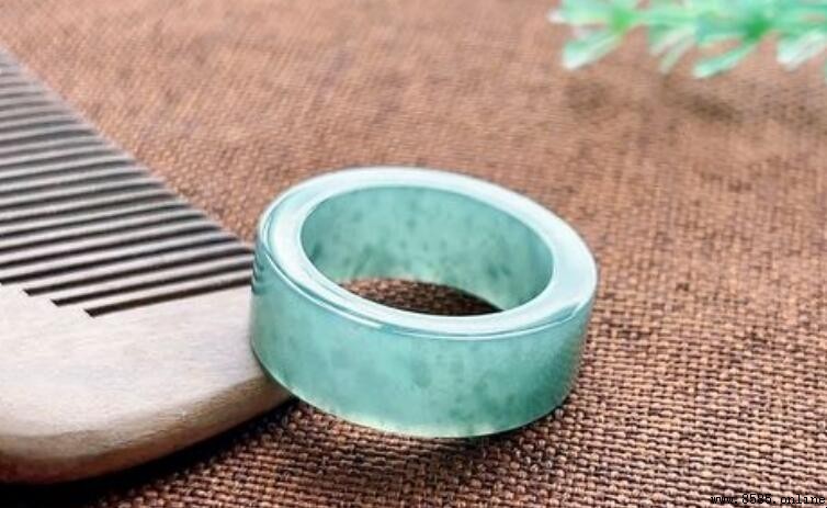 冰種翡翠與糯冰翡翠的主要差異